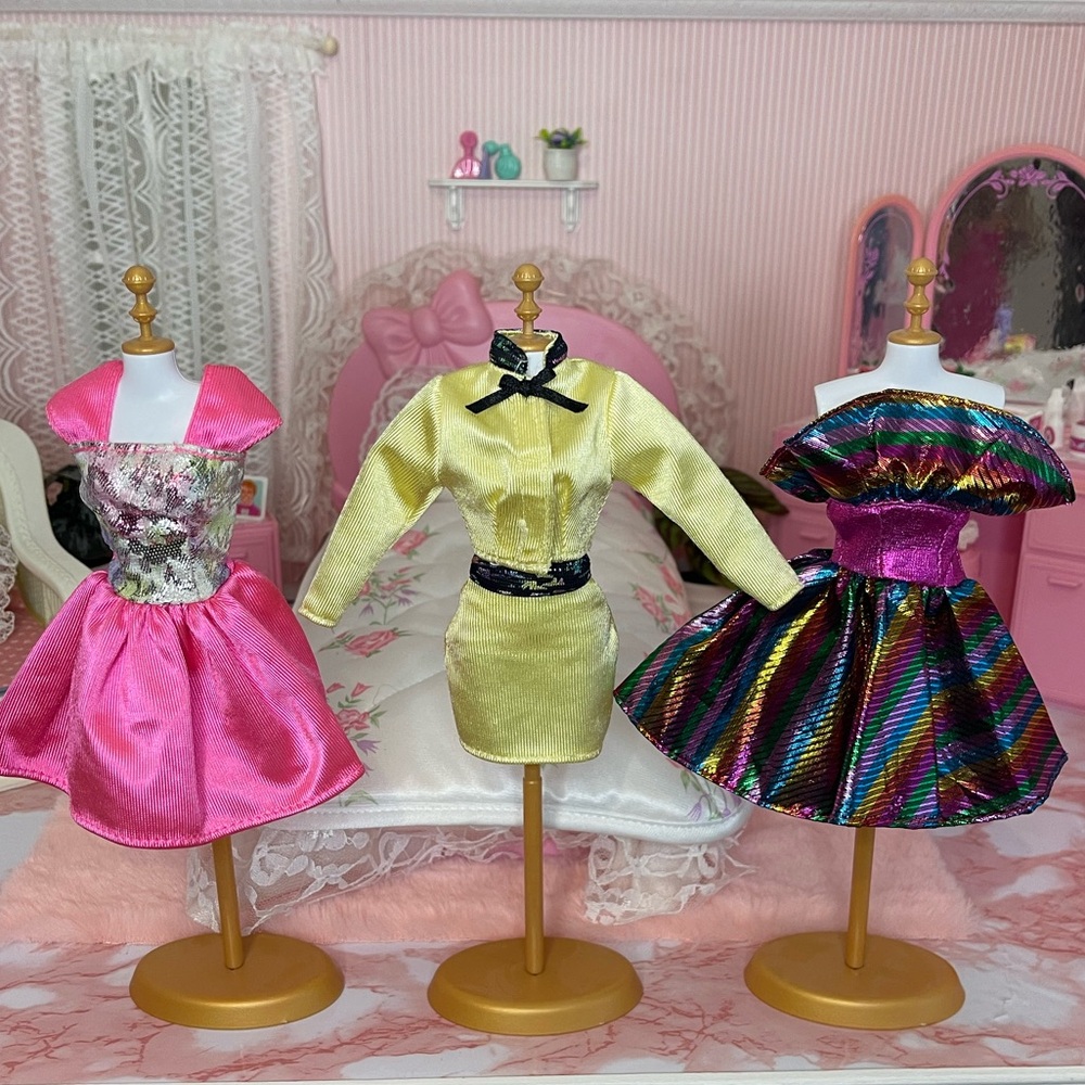 Barbie fashion fantasy & 2 fashion gift set fashions (willing to separate)